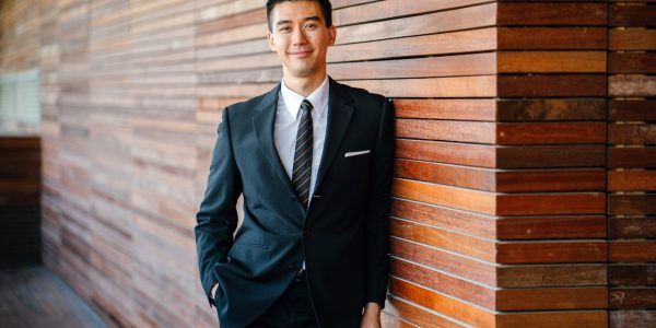 men-s-wearing-black-suit-jacket-and-pants-937481-600x300.jpeg